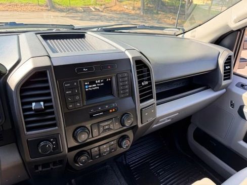 Used 2022 Ford F250 XL w/ Power Equipment Group AWD/4WD image 16