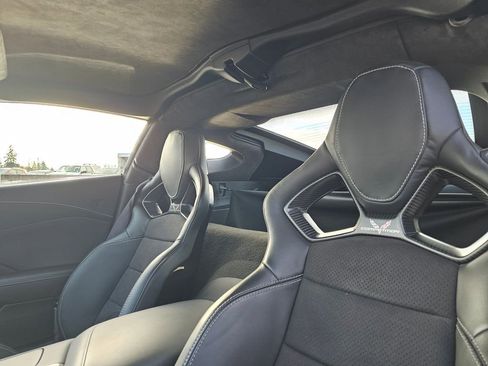 Used 2015 Chevrolet Corvette Z06 w/ 3LZ Preferred Equipment Group image 27