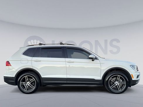 Used 2019 Volkswagen Tiguan SE w/ Panoramic Sunroof Package image 7