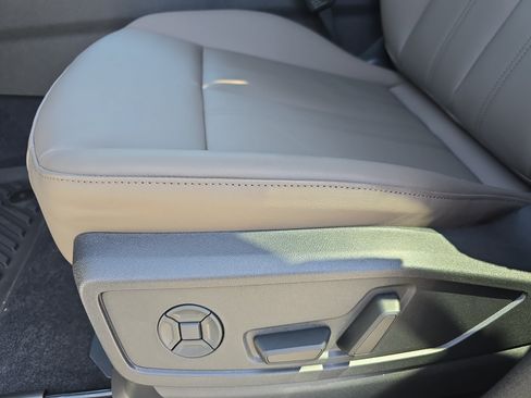 Used 2025 Audi Q5 Premium AWD/4WD image 27