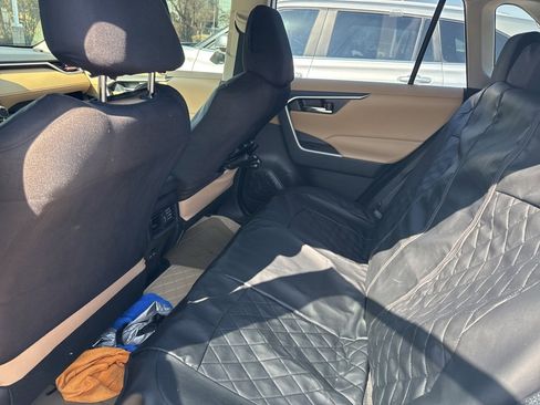 Used 2023 Toyota RAV4 XLE w/ Convenience Package image 11