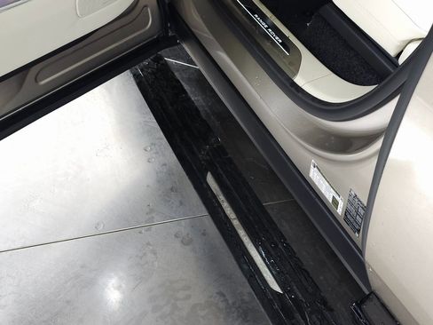 New 2025 Land Rover Range Rover SE image 14