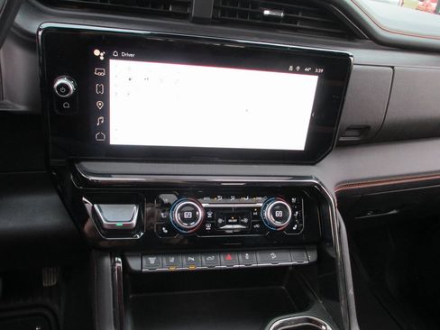 Used 2024 GMC Sierra 2500 AT4 w/ AT4 Premium Plus Package image 33