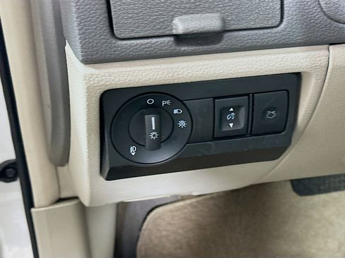 Used 2012 Ford Fusion SE image 16