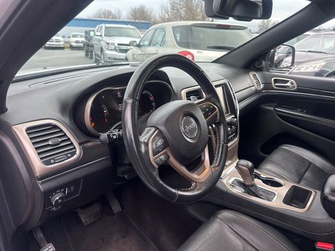 Used 2016 Jeep Grand Cherokee Limited w/ Luxury Group II image 12