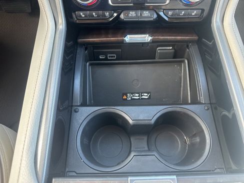 Used 2021 GMC Yukon Denali w/ Denali Premium Package image 5