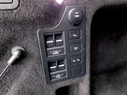 Used 2017 Land Rover Discovery HSE Luxury image 25