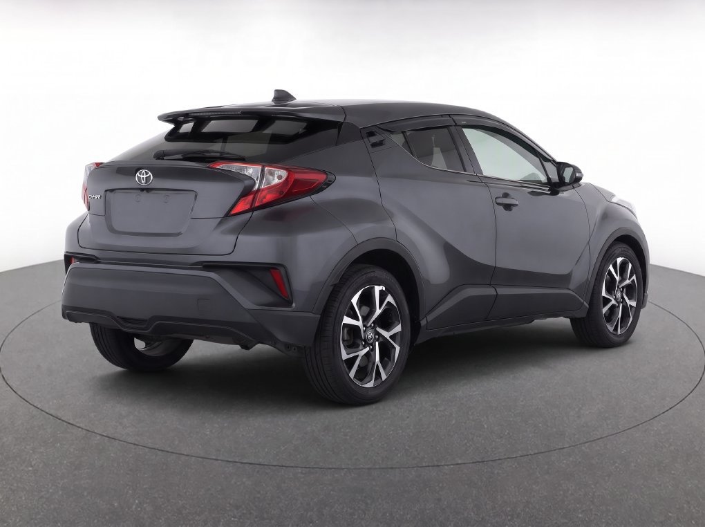 Used 2018 Toyota C-HR XLE FWD image 6
