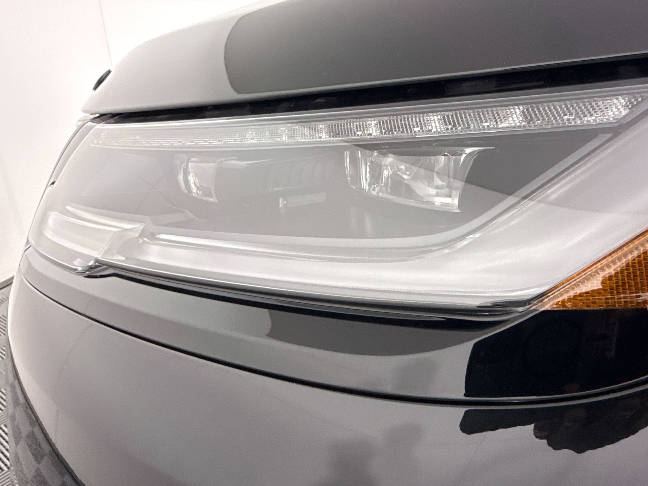 New 2026 Land Rover Range Rover Velar S AWD/4WD image 10