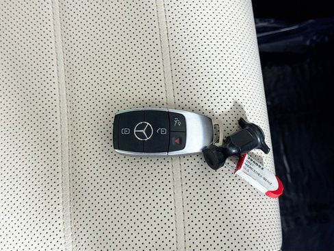 Used 2021 Mercedes-Benz GLS 580 4MATIC image 43