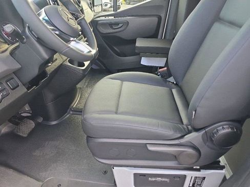 Used 2026 Mercedes-Benz Sprinter 2500 image 19