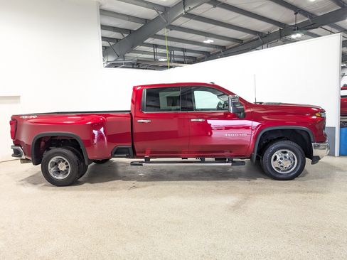 Used 2025 Chevrolet Silverado 3500 LTZ w/ LTZ Plus Package AWD/4WD image 2