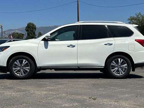 Used 2020 Nissan Pathfinder S FWD image 7