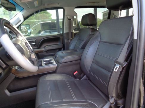 Used 2017 GMC Sierra 1500 Denali w/ Denali Ultimate Package AWD/4WD image 2
