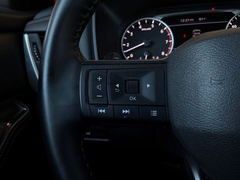 Used 2025 Nissan Rogue SV FWD image 35