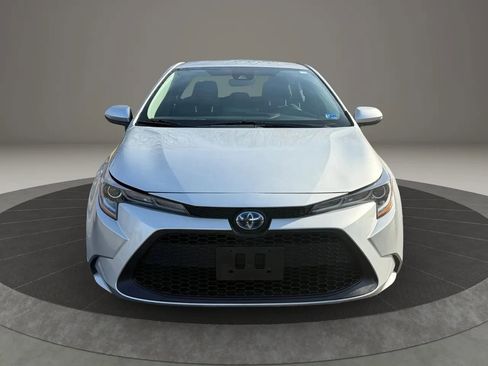 Used 2022 Toyota Corolla LE image 4
