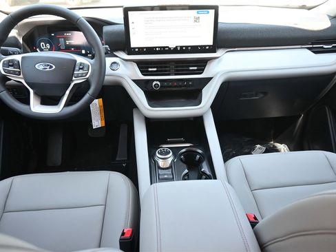 New 2025 Ford Explorer Active w/ Active Comfort Package image 33
