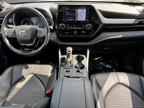 Certified 2021 Toyota Highlander XSE AWD/4WD image 12