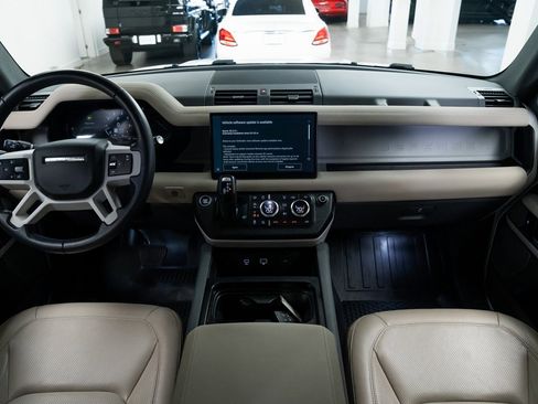 Used 2023 Land Rover Defender 130 S image 9