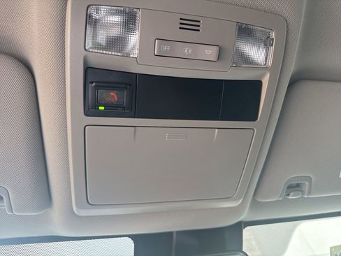 Used 2021 Toyota Tacoma SR w/ SR Convenience Package RWD image 15