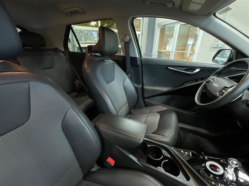 Used 2023 Kia Niro Wind FWD image 30