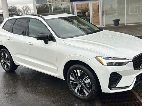 New 2026 Volvo XC60 B5 Plus w/ Protection Package Premier image 28
