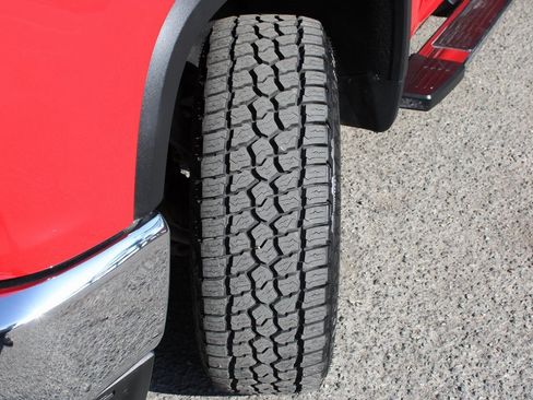 Used 2022 Chevrolet Silverado 2500 LT w/ Convenience Package image 41