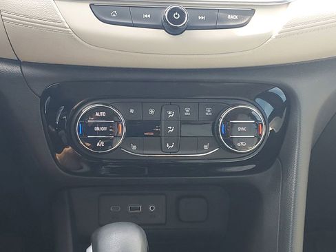 Used 2022 Buick Encore GX Select image 27