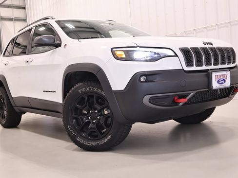 Used 2019 Jeep Cherokee Trailhawk w/ Cold Weather Group AWD/4WD image 35