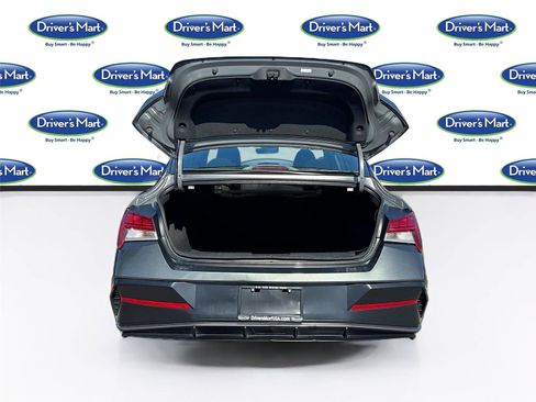 Used 2025 Hyundai Elantra SEL image 26