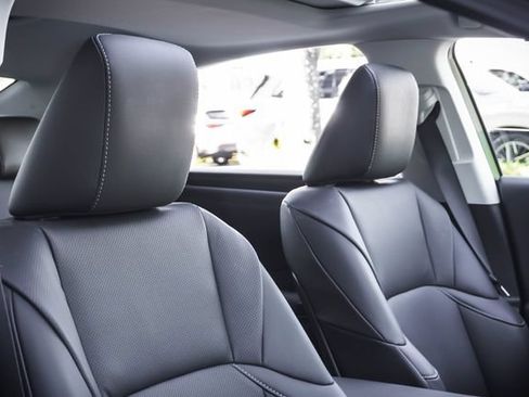 Certified 2025 Lexus ES 300h w/ Premium Package FWD image 26