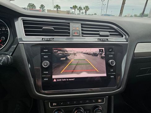 Used 2019 Volkswagen Tiguan SE w/ Panoramic Sunroof Package FWD image 21
