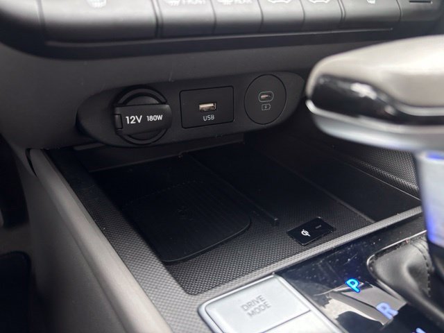 Used 2025 Hyundai Elantra SEL FWD image 31