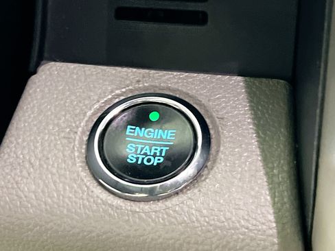 Used 2020 Ford F150 Lariat RWD image 23