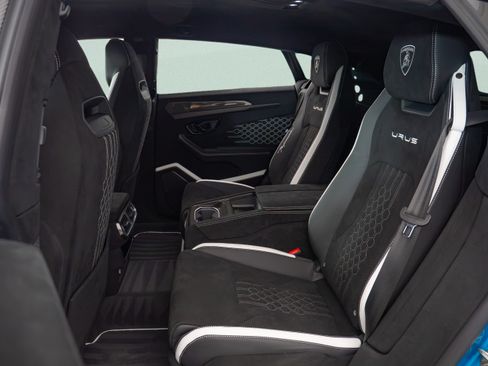 Used 2024 Lamborghini Urus Performante AWD/4WD image 11