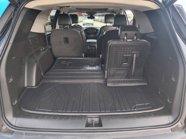 Used 2019 Chevrolet Traverse LT w/ LT Premium Package AWD/4WD image 12