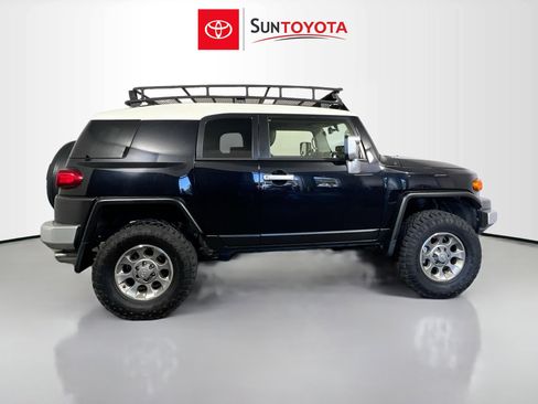 Used 2013 Toyota FJ Cruiser 4WD image 2