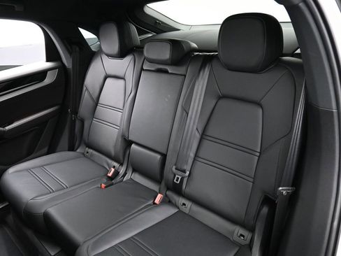 New 2026 Porsche Cayenne Coupe AWD/4WD image 24
