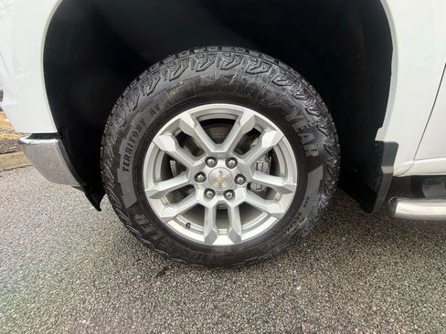 Used 2023 Chevrolet Silverado 1500 LT w/ Z71 Off-Road Package image 31