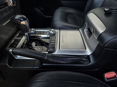 Used 2020 Toyota Land Cruiser Heritage Edition image 29