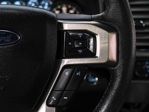 Used 2015 Ford F150 Platinum w/ Equipment Group 701A Luxury AWD/4WD image 19