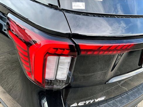 New 2025 Ford Explorer Active w/ Active Comfort Package image 14