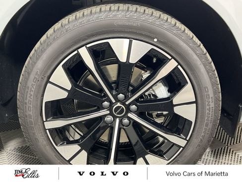 New 2026 Volvo XC60 B5 Plus w/ Protection Package Premier image 17
