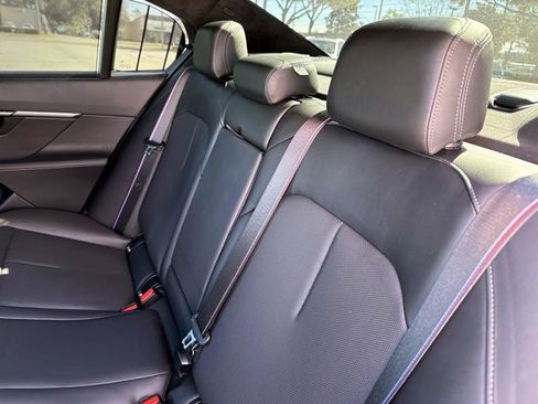 Used 2025 BMW M5 w/ Executive Package image 13