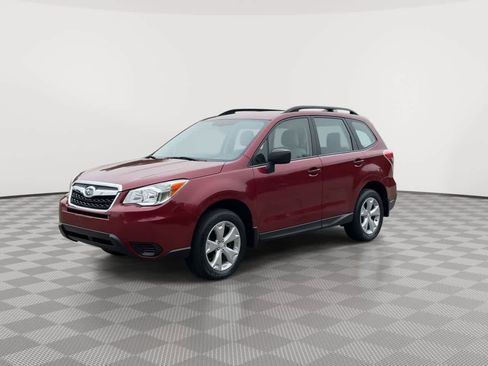 Used 2016 Subaru Forester 2.5i w/ Alloy Wheel Package AWD/4WD image 4