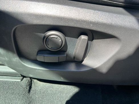 Used 2018 Land Rover Discovery Sport HSE image 25