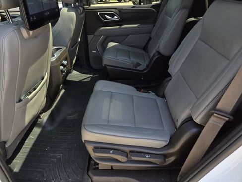 Used 2021 GMC Yukon SLT w/ SLT Premium Package AWD/4WD image 32