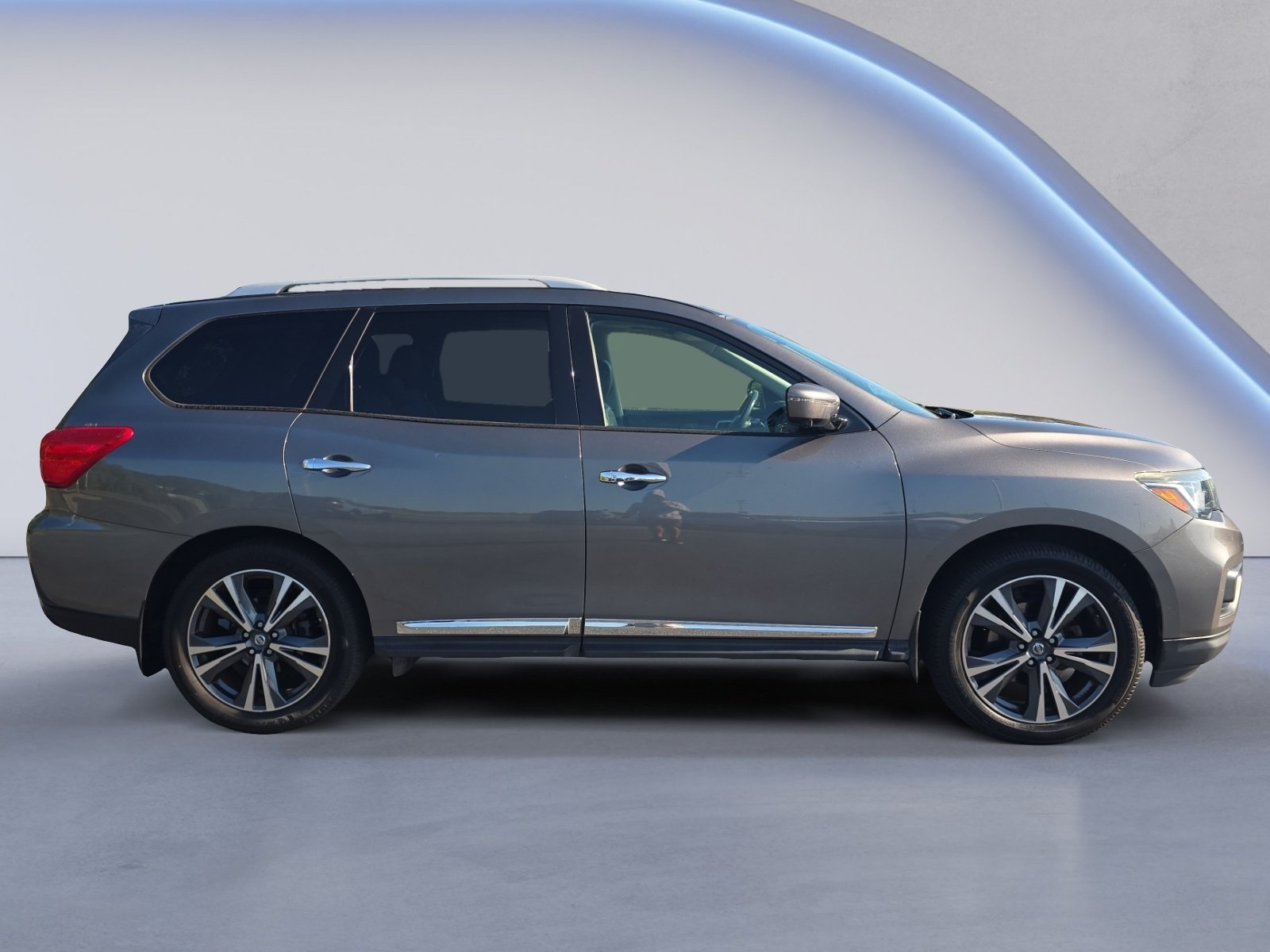 Used 2017 Nissan Pathfinder Platinum FWD image 7