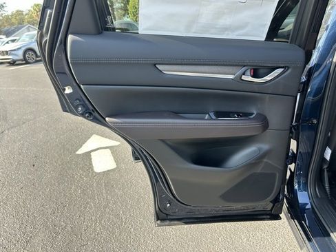 New 2025 MAZDA CX-5 Signature image 8