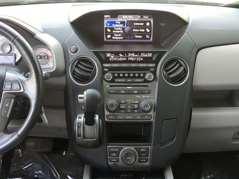 Used 2015 Honda Pilot Touring image 29